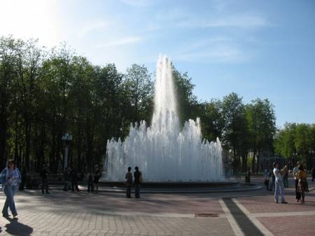 фонтан перед Большим Театром оперы и балета