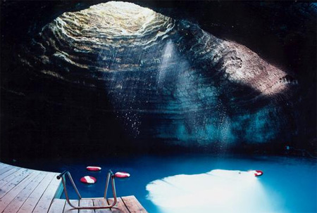Подземный бассейн 